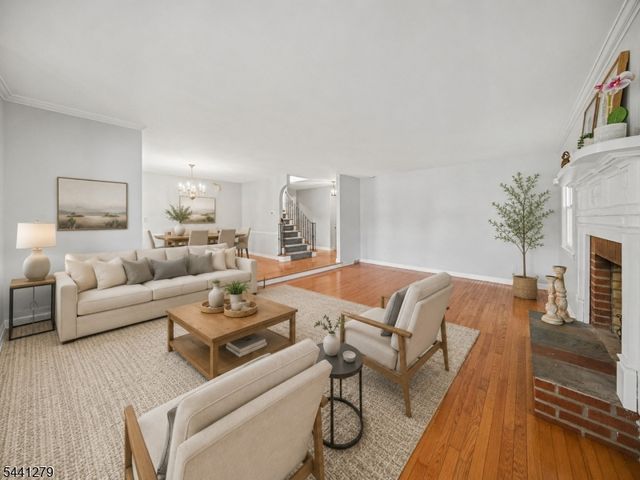 44 Glen Rd, Mountain Lakes Boro, NJ 07046