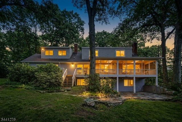 44 Glen Rd, Mountain Lakes Boro, NJ 07046