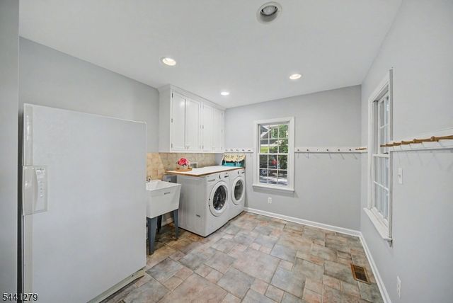 44 Glen Rd, Mountain Lakes Boro, NJ 07046
