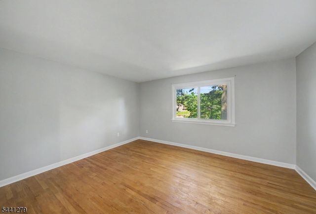 44 Glen Rd, Mountain Lakes Boro, NJ 07046