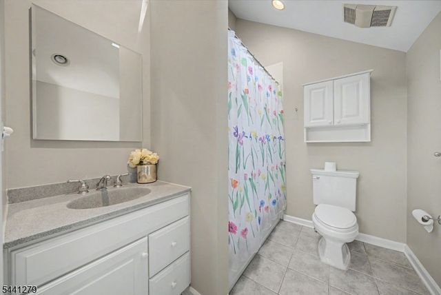 44 Glen Rd, Mountain Lakes Boro, NJ 07046