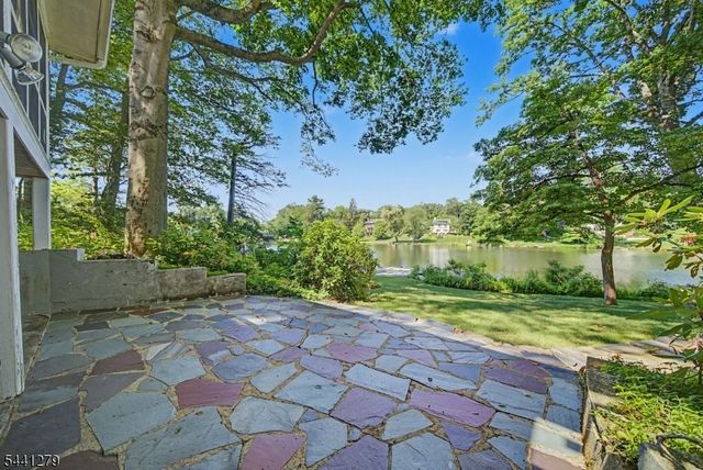 44 Glen Rd, Mountain Lakes Boro, NJ 07046