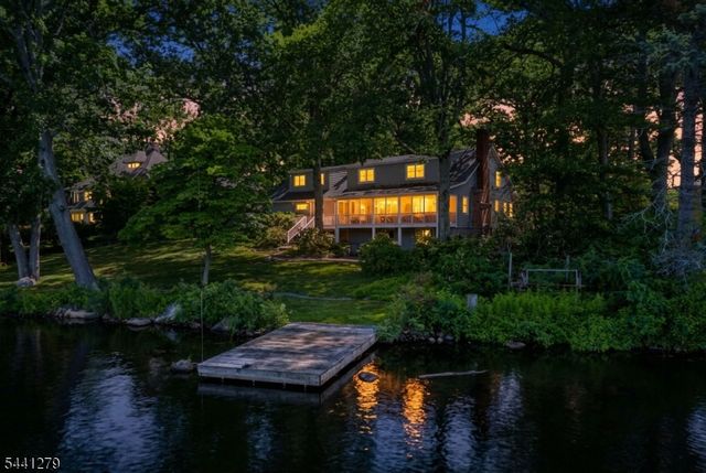 44 Glen Rd, Mountain Lakes Boro, NJ 07046