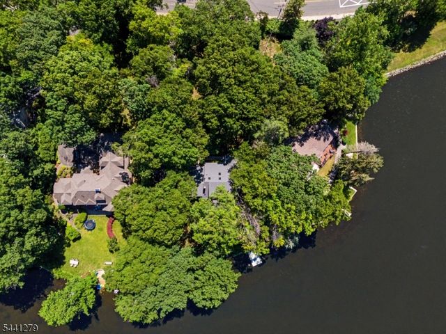 44 Glen Rd, Mountain Lakes Boro, NJ 07046