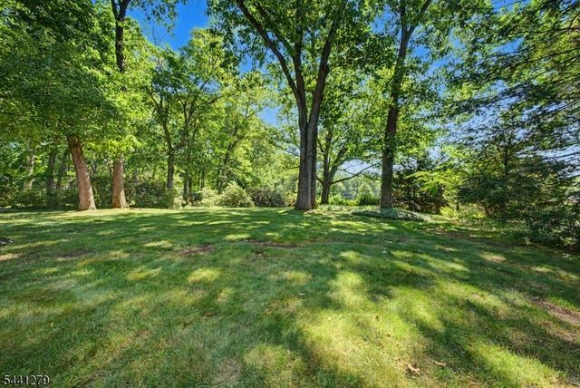 44 Glen Rd, Mountain Lakes Boro, NJ 07046