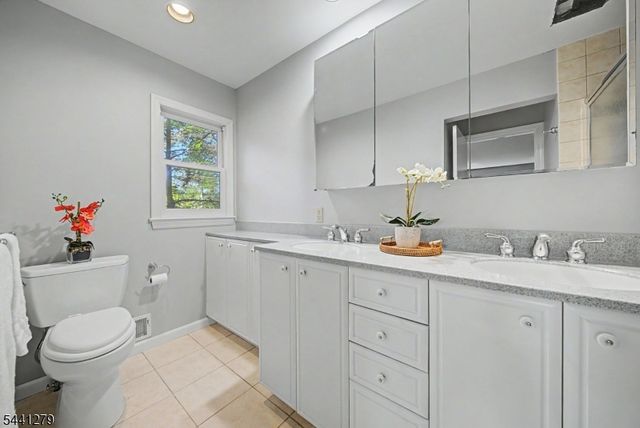 44 Glen Rd, Mountain Lakes Boro, NJ 07046