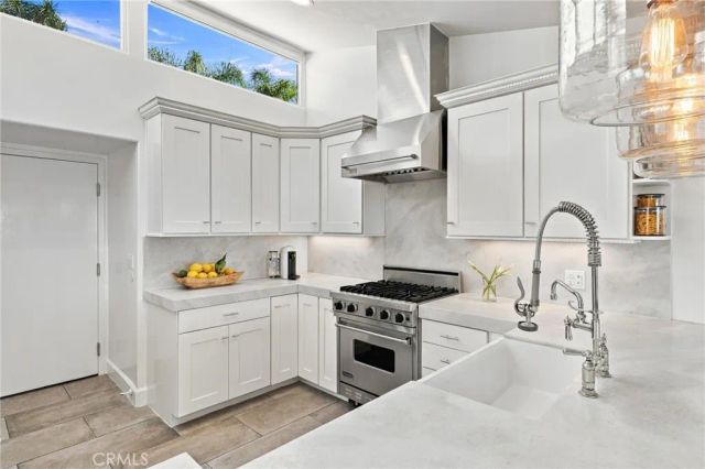1222 Las Arenas Way 23, Costa Mesa, CA 92627