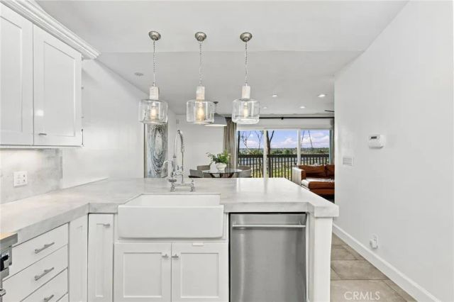 1222 Las Arenas Way 23, Costa Mesa, CA 92627