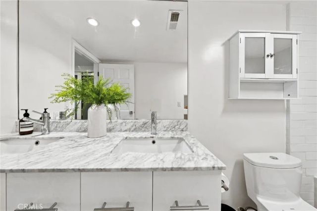 1222 Las Arenas Way 23, Costa Mesa, CA 92627