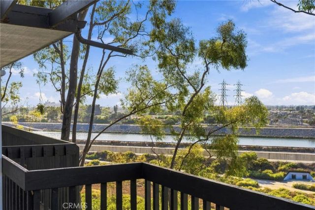 1222 Las Arenas Way 23, Costa Mesa, CA 92627