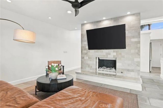 1222 Las Arenas Way 23, Costa Mesa, CA 92627
