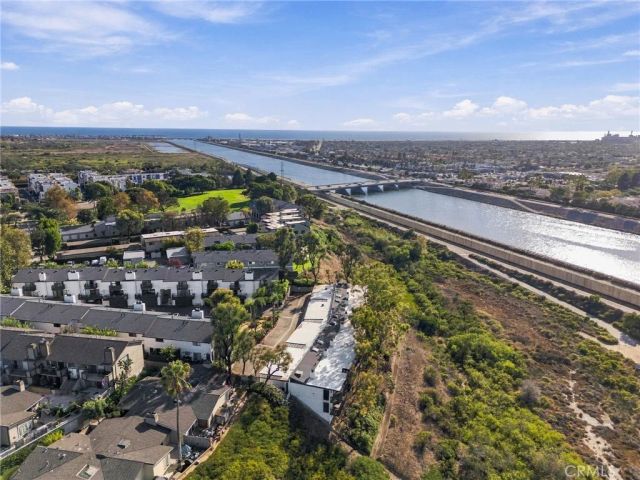 1222 Las Arenas Way 23, Costa Mesa, CA 92627
