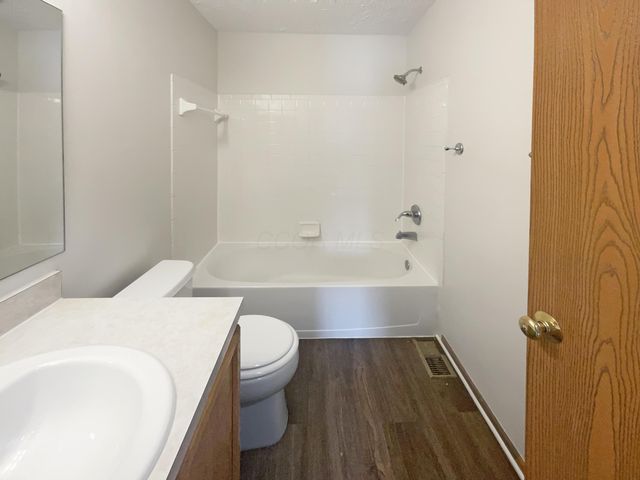 3376 Oak Bend Boulevard, Canal Winchester, OH 43110