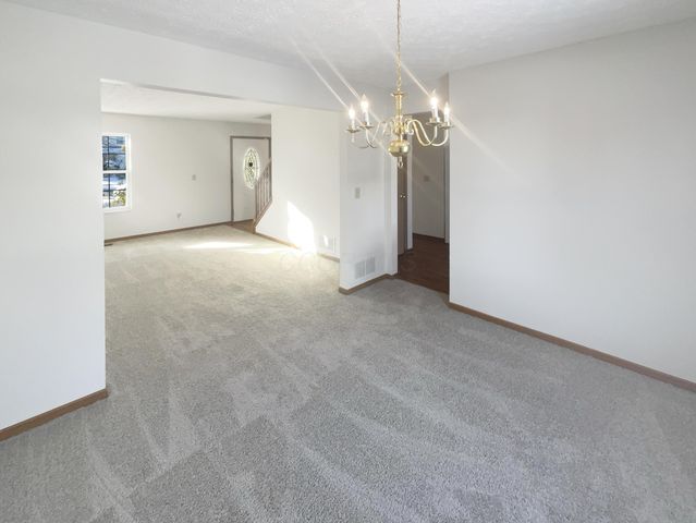 3376 Oak Bend Boulevard, Canal Winchester, OH 43110