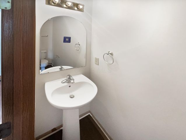 3376 Oak Bend Boulevard, Canal Winchester, OH 43110