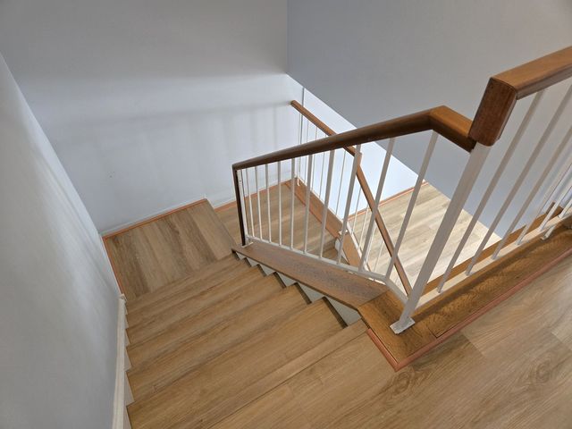 8 E Shag Bark Lane, Streamwood, IL 60107