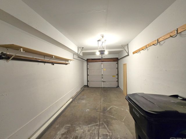 8 E Shag Bark Lane, Streamwood, IL 60107