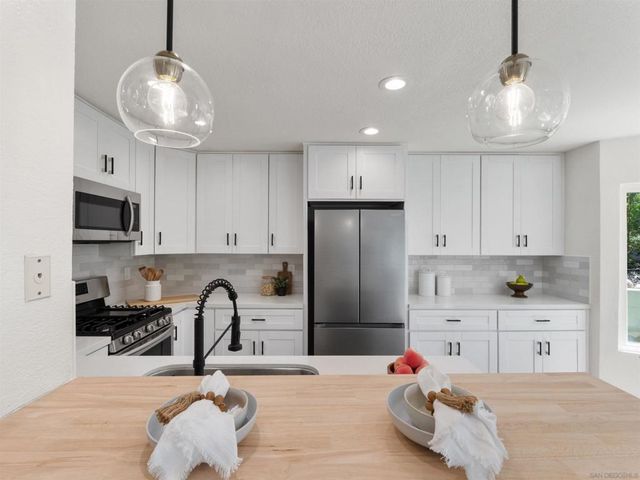 2277 Dunstan, Oceanside, CA 92054