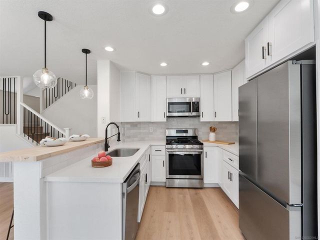 2277 Dunstan, Oceanside, CA 92054