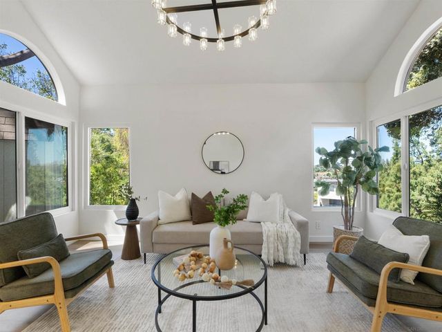 2277 Dunstan, Oceanside, CA 92054