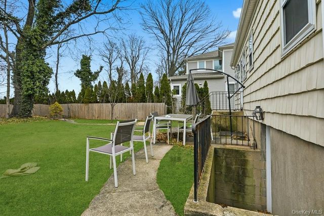 15 School Street, Port Washington, NY 11050