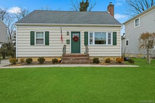 15 School Street, Port Washington, NY 11050