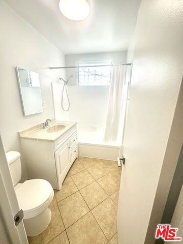 8360 Blackburn Avenue 1, Los Angeles, CA 90048