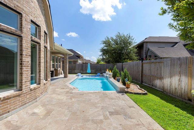 11210 Spoke Hollow Creek Lane, Cypress, TX 77433