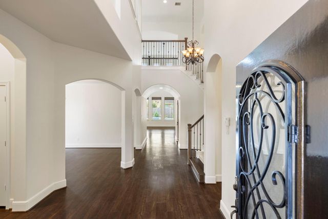 11210 Spoke Hollow Creek Lane, Cypress, TX 77433