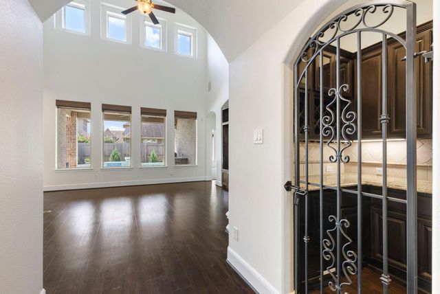 11210 Spoke Hollow Creek Lane, Cypress, TX 77433