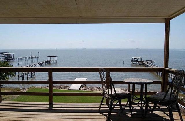 937 5th Street, San Leon, TX 77539
