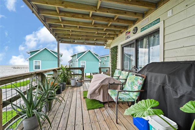 937 5th Street, San Leon, TX 77539