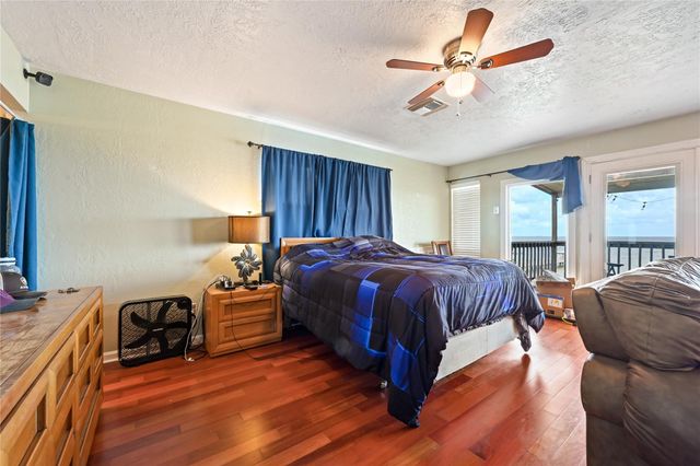 937 5th Street, San Leon, TX 77539