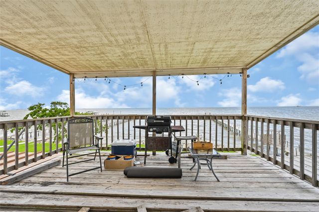 937 5th Street, San Leon, TX 77539