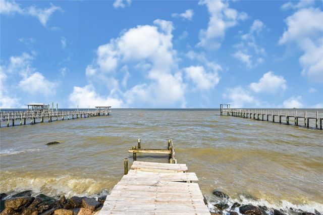 937 5th Street, San Leon, TX 77539