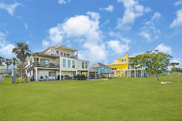 937 5th Street, San Leon, TX 77539