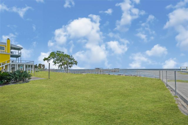 937 5th Street, San Leon, TX 77539
