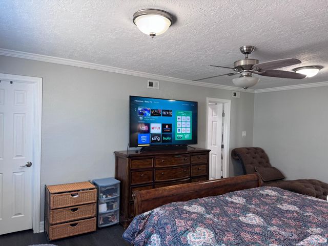 937 5th Street, San Leon, TX 77539