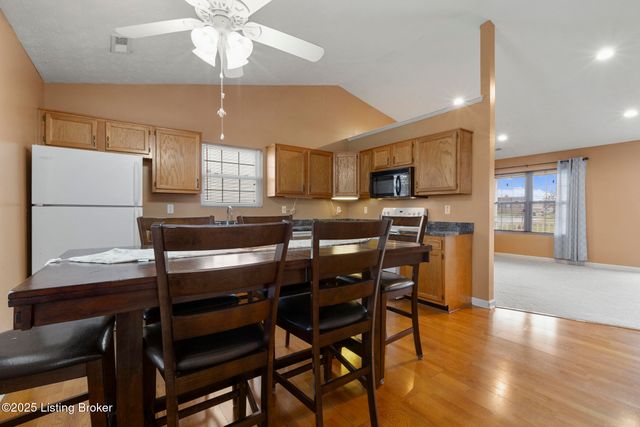 8805 Persistence Dr, Louisville, KY 40229