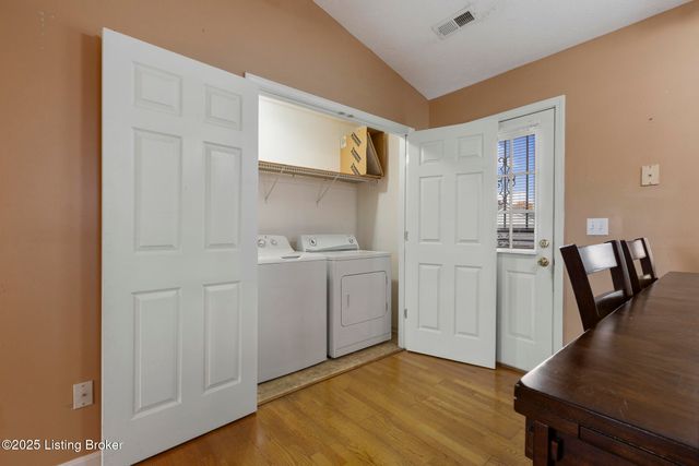 8805 Persistence Dr, Louisville, KY 40229