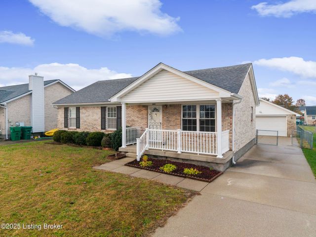 8805 Persistence Dr, Louisville, KY 40229