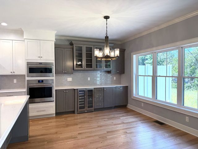 2 Village Circle 2, Guilford, CT 06437