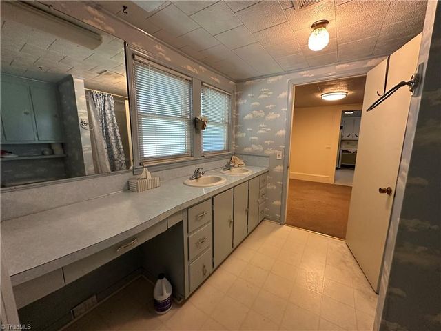 4694 S NC Highway 18, Boomer, NC 28606