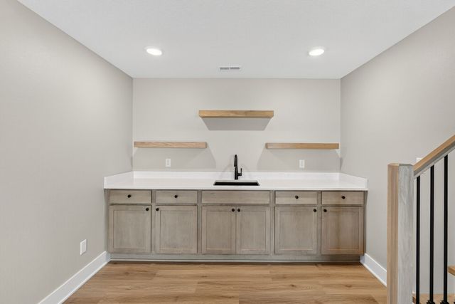 2938 Lake Hill Drive, Des Moines, IA 50320