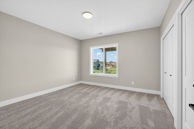 2938 Lake Hill Drive, Des Moines, IA 50320