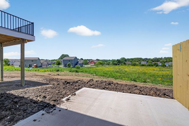 2938 Lake Hill Drive, Des Moines, IA 50320