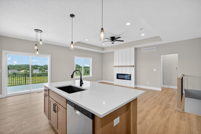 2938 Lake Hill Drive, Des Moines, IA 50320