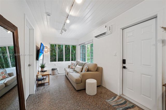 725 SW 2nd Ct 2, Fort Lauderdale, FL 33312