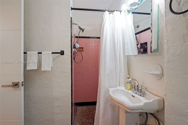 725 SW 2nd Ct 2, Fort Lauderdale, FL 33312