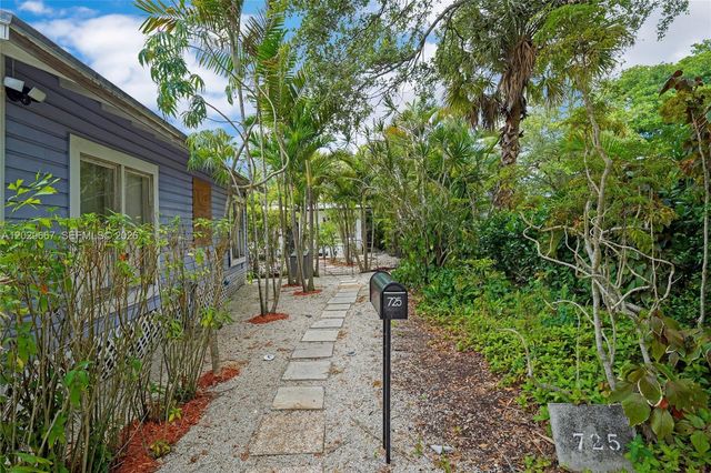 725 SW 2nd Ct 2, Fort Lauderdale, FL 33312